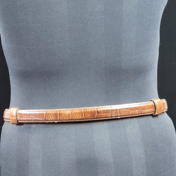 Avignon Adjustable Leather Belt | Brass Hook Buckle Made in Spain | 24–39" Waist - Picture 5 of 10